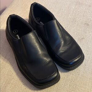Boys size 1 black dress shoe.